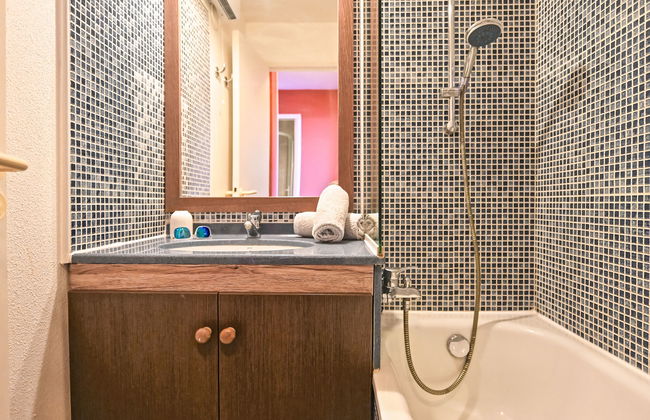 Apartamento de 2 quartos em Saint-Raphaël com piscina e jardim - Foto 18