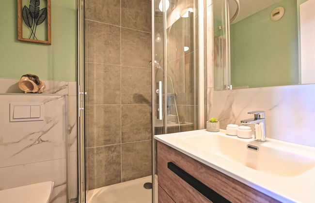Apartamento de 2 quartos em Saint-Raphaël com piscina e jardim - Foto 16