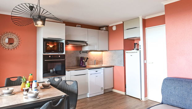Apartment mit 2 Schlafzimmern in Saint-Raphaël mit schwimmbad und garten - Foto 3