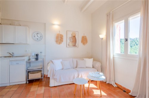 Foto 3 - Apartment mit 2 Schlafzimmern in Roquebrune-sur-Argens mit schwimmbad und blick aufs meer