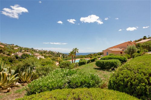 Foto 26 - Apartamento de 2 habitaciones en Roquebrune-sur-Argens con piscina y vistas al mar