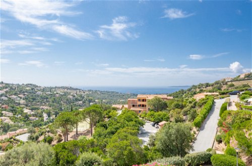 Foto 19 - Apartamento de 2 habitaciones en Roquebrune-sur-Argens con piscina y vistas al mar