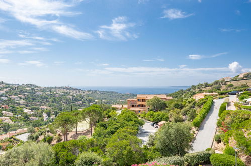 Foto 19 - Apartamento de 2 habitaciones en Roquebrune-sur-Argens con piscina y vistas al mar