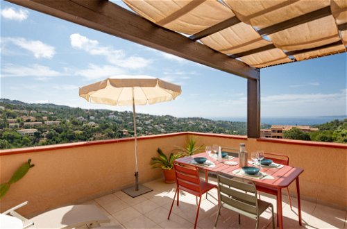 Foto 14 - Apartamento de 2 quartos em Roquebrune-sur-Argens com piscina e vistas do mar