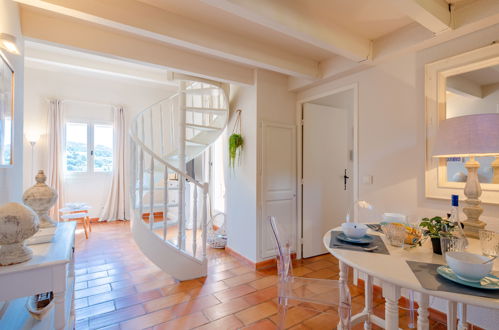 Photo 8 - Appartement de 2 chambres à Roquebrune-sur-Argens avec piscine et vues à la mer