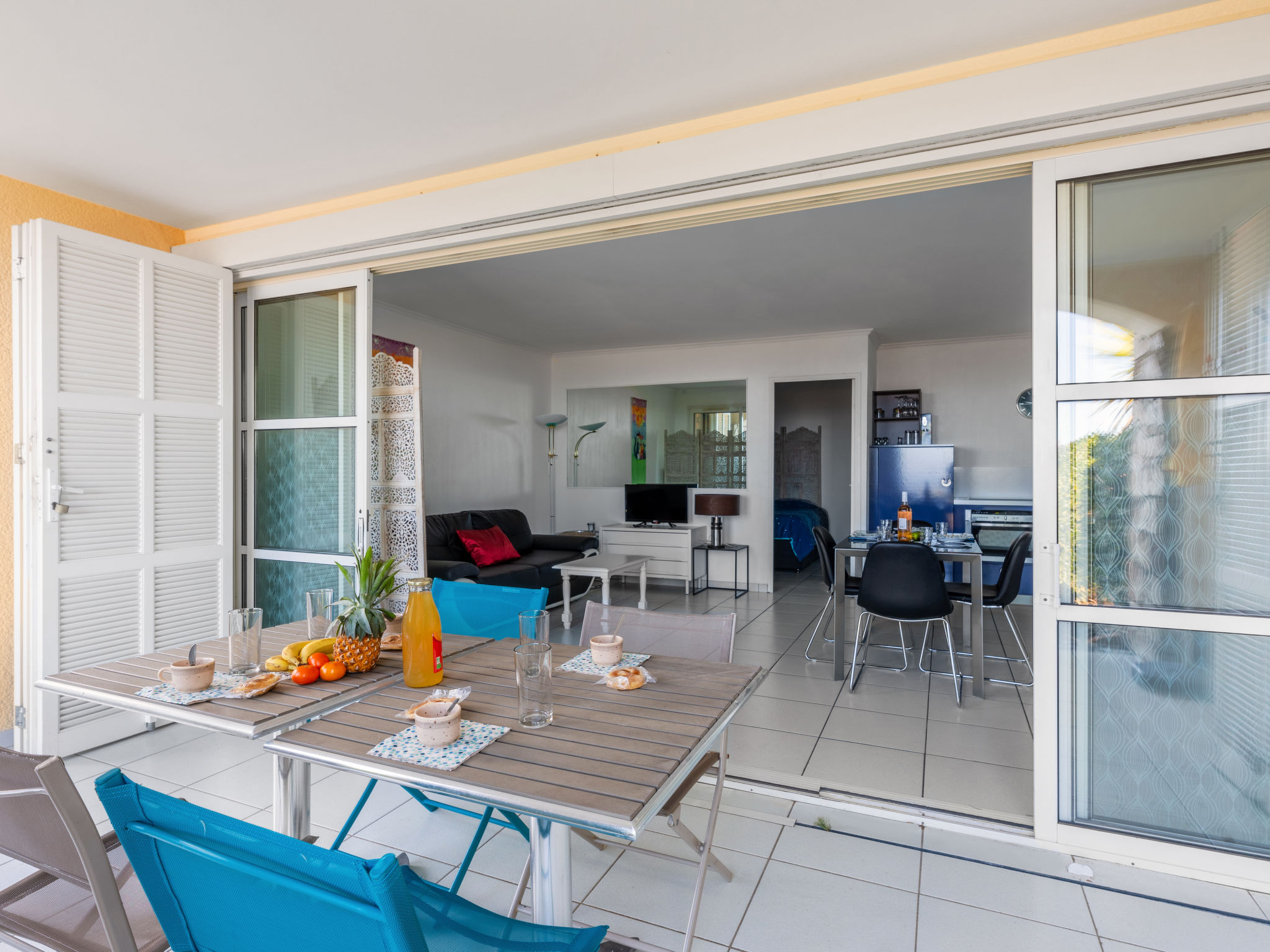Foto 13 - Appartamento con 1 camera da letto a Saint-Raphaël con piscina e vista mare