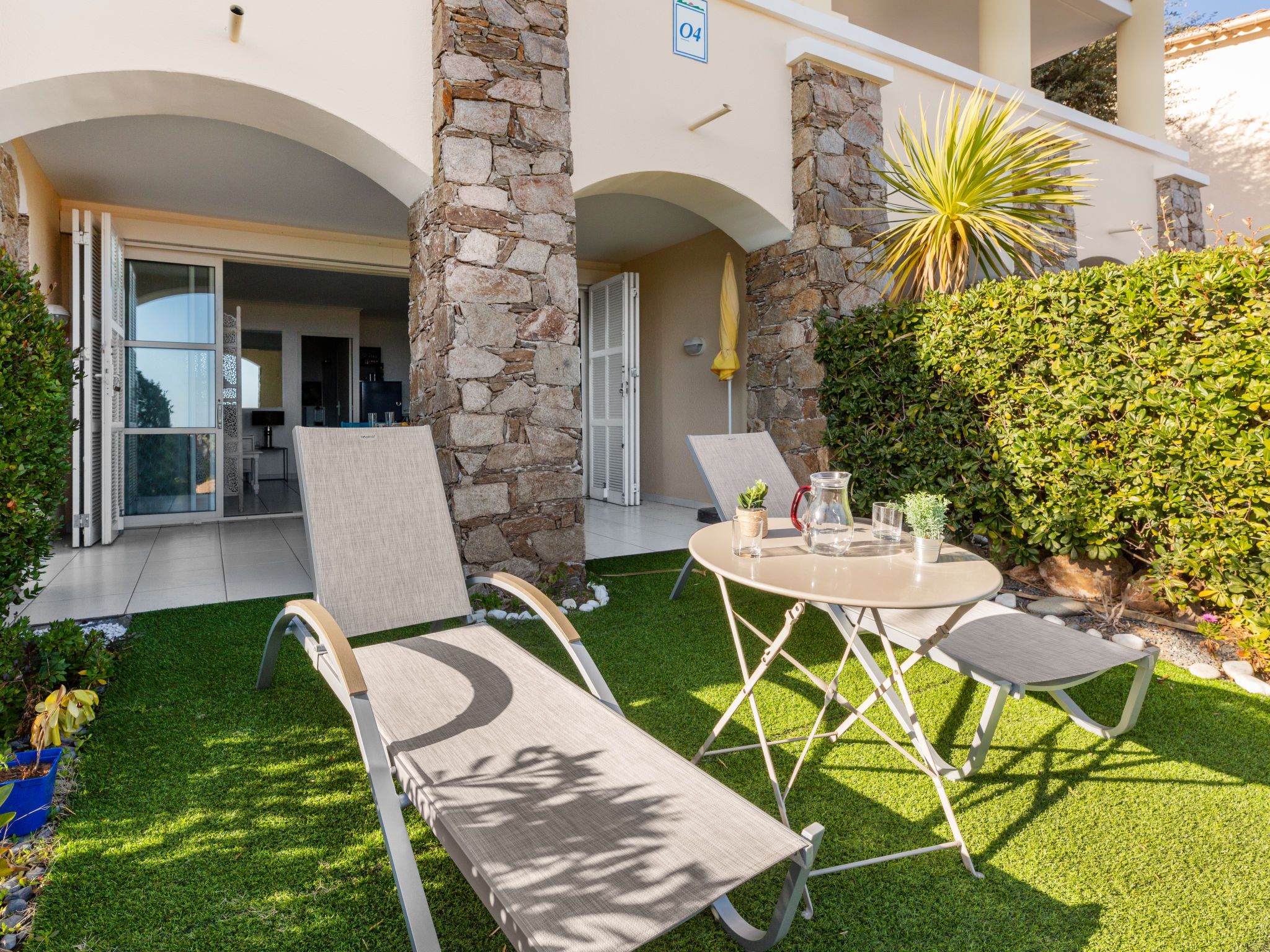 Foto 1 - Apartamento de 1 habitación en Saint-Raphaël con piscina y vistas al mar