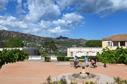 Foto 55 - Appartamento con 2 camere da letto a Saint-Raphaël con piscina e vista mare