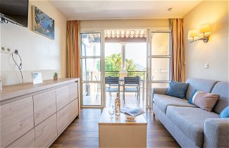 Foto 2 - Appartamento con 2 camere da letto a Saint-Raphaël con piscina e vista mare