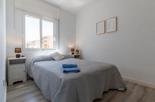 Foto 4 - Appartamento con 2 camere da letto a Roses con terrazza