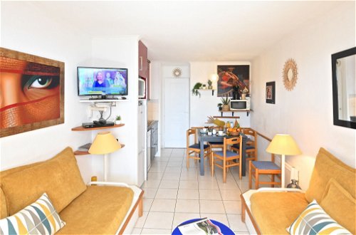 Photo 8 - 2 bedroom Apartment in Saint-Raphaël with swimming pool and sea view