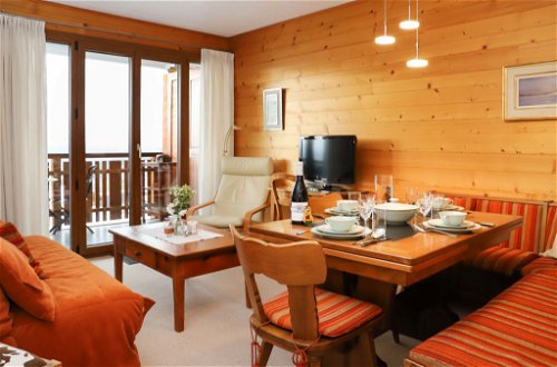 Foto 4 - Appartamento con 1 camera da letto a Ollon con piscina e vista sulle montagne