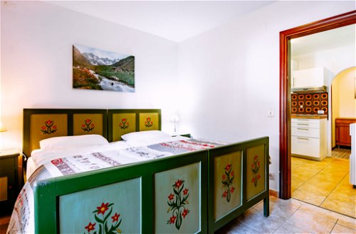 Foto 11 - Apartment mit 1 Schlafzimmer in Canazei mit garten und blick auf die berge