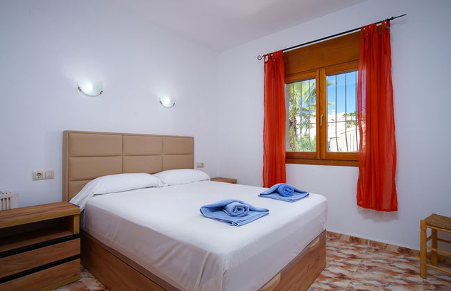 5 bedroom House in Benitachell with private pool and garden - Photo 10