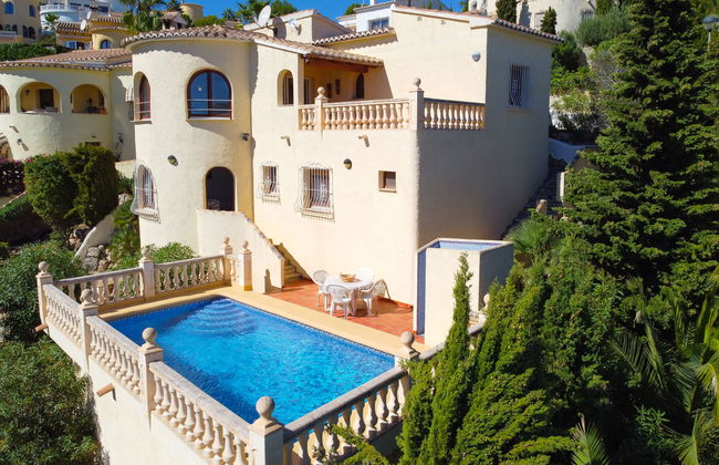 5 bedroom House in Benitachell with private pool and garden - Photo 1