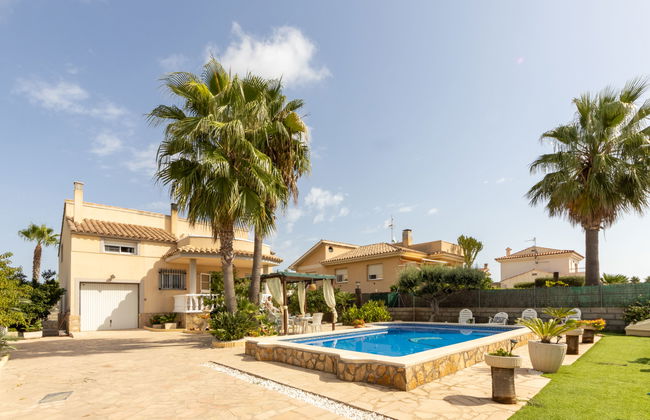 Antonella - Photo 39