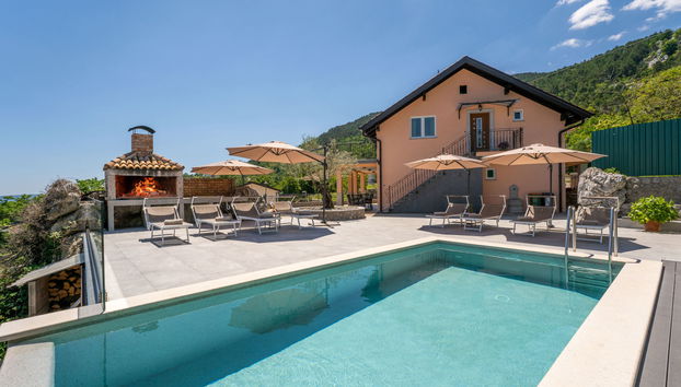 Casa de 4 habitaciones en Lovran con piscina privada y jardín - Foto 2