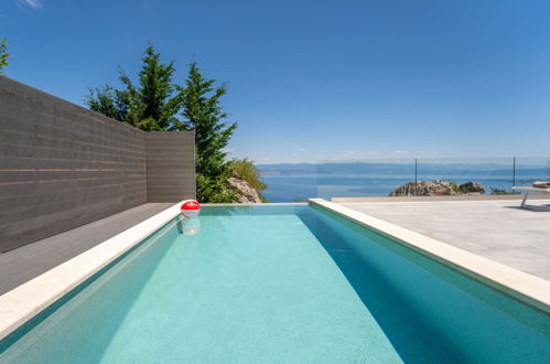 Foto 45 - Casa de 4 habitaciones en Lovran con piscina privada y vistas al mar