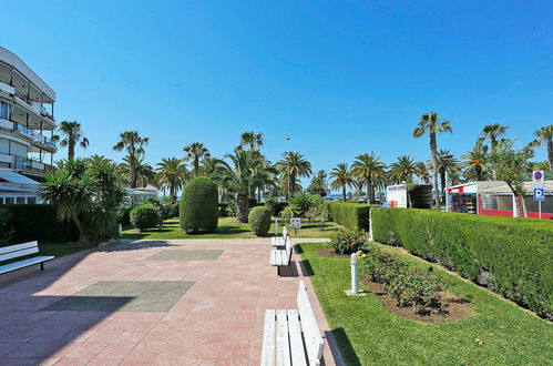 Photo 21 - Appartement de 3 chambres à Salou avec jardin et vues à la mer