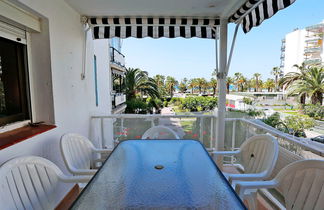 Photo 2 - 3 bedroom Apartment in Salou with garden and sea view