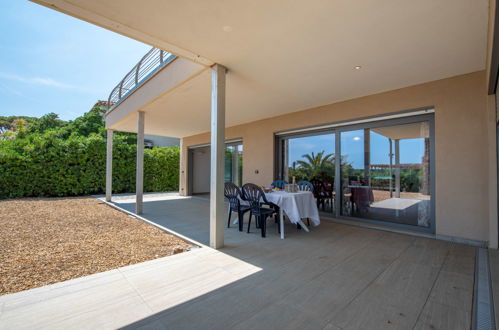 Photo 27 - Maison de 4 chambres à Cavalaire-sur-Mer avec jardin et vues à la mer