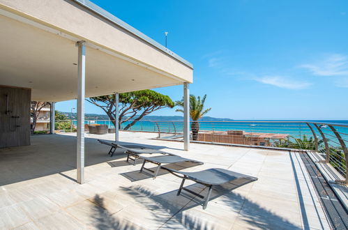 Photo 3 - Maison de 4 chambres à Cavalaire-sur-Mer avec jardin et vues à la mer