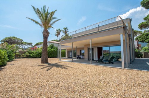 Foto 2 - Casa de 4 quartos em Cavalaire-sur-Mer com jardim e vistas do mar