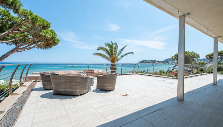 Foto 1 - Casa de 4 quartos em Cavalaire-sur-Mer com jardim e vistas do mar