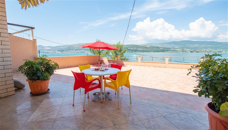 Foto 1 - Apartment mit 2 Schlafzimmern in Trogir mit terrasse und blick aufs meer