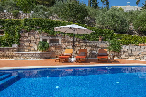 Foto 14 - Casa con 4 camere da letto a Milna con piscina privata e vista mare