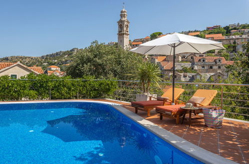 Foto 35 - Casa de 4 quartos em Milna com piscina privada e terraço