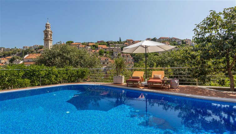 Foto 1 - Casa de 4 habitaciones en Milna con piscina privada y vistas al mar