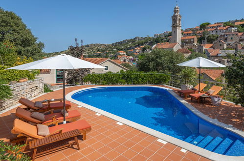 Foto 12 - Casa de 4 quartos em Milna com piscina privada e terraço