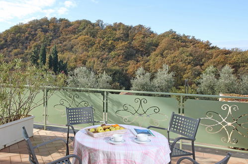 Foto 8 - Apartamento de 1 habitación en Soiano del Lago con piscina y vistas a la montaña