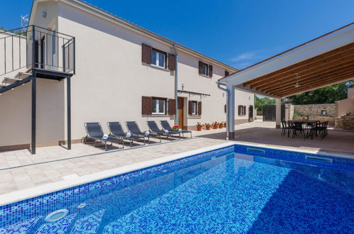 Foto 17 - Casa con 5 camere da letto a Svetvinčenat con piscina privata e vista mare