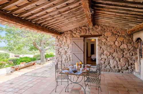 Photo 6 - Appartement de 2 chambres à Roquebrune-sur-Argens avec piscine et vues à la mer