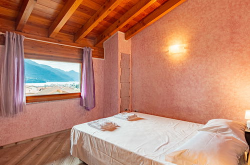 Foto 12 - Appartamento con 2 camere da letto a Gravedona ed Uniti con vista sulle montagne