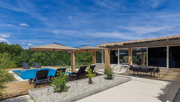 Maison de 3 chambres à Labin avec piscine privée et jardin - Photo 2