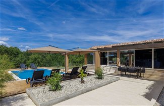 Foto 2 - Casa de 2 habitaciones en Labin con piscina privada y vistas al mar