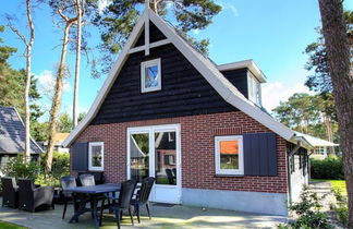 Photo 1 - Maison de 4 chambres à Otterlo avec piscine et terrasse