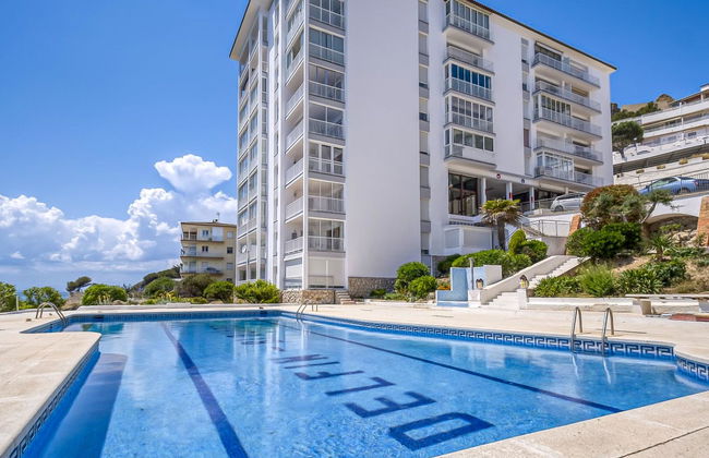 3 bedroom Apartment in Roses with swimming pool and garden - Photo 21