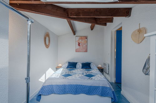 Foto 16 - Apartamento de 2 quartos em Saint-Cyprien com piscina e vistas do mar