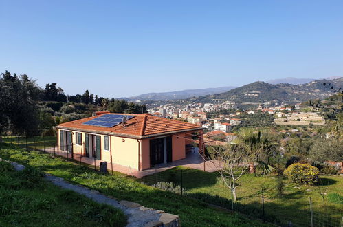 Foto 22 - Appartamento con 2 camere da letto a Imperia con piscina e vista mare