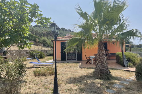 Foto 2 - Appartamento con 2 camere da letto a Imperia con piscina e giardino