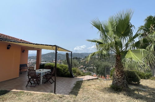 Foto 15 - Appartamento con 2 camere da letto a Imperia con piscina e vista mare