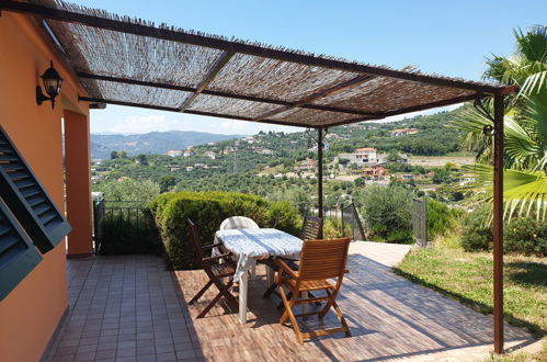 Photo 3 - Appartement de 2 chambres à Imperia avec piscine et jardin