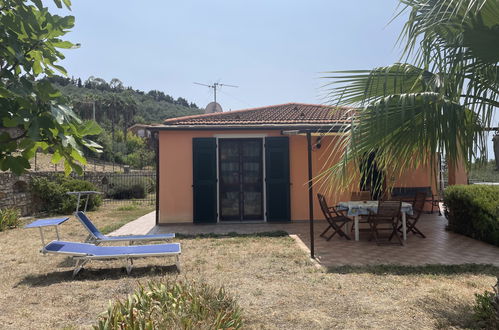 Photo 13 - Appartement de 2 chambres à Imperia avec piscine et vues à la mer