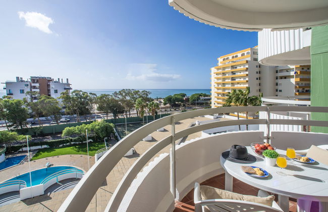 1 bedroom Apartment in Portimão with swimming pool and garden - Photo 1