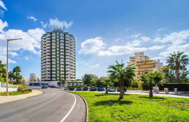 1 bedroom Apartment in Portimão with swimming pool and garden - Photo 24