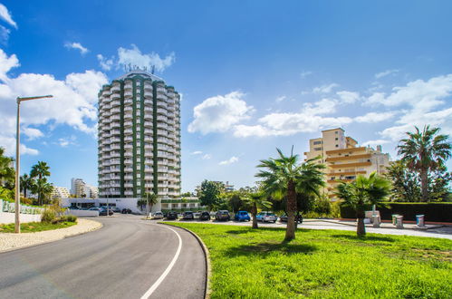 Photo 24 - 1 bedroom Apartment in Portimão with swimming pool and sea view